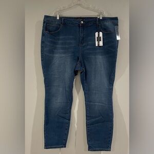 NEW Tahari Women’s Plus Size Mid-Rise Skinny Jeans, Roanne Medium Wash, Size 24W